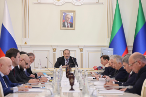 Сергей Меликов провел заседание комиссии по увеличению доходной части консолидированного бюджета Республики Дагестан