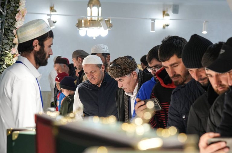 Благословенные частички Посланника Аллаhа ﷺ прибыли в Гергебильский район.