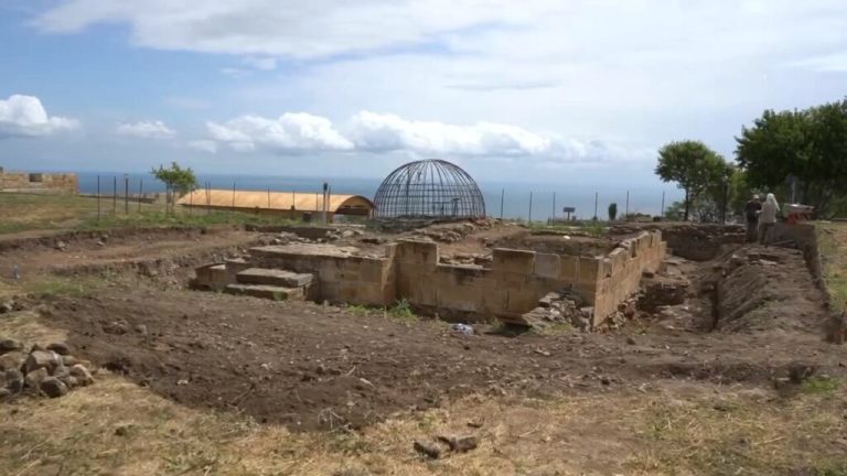 На крепости «Нарын-Кала» проходят археологические раскопки