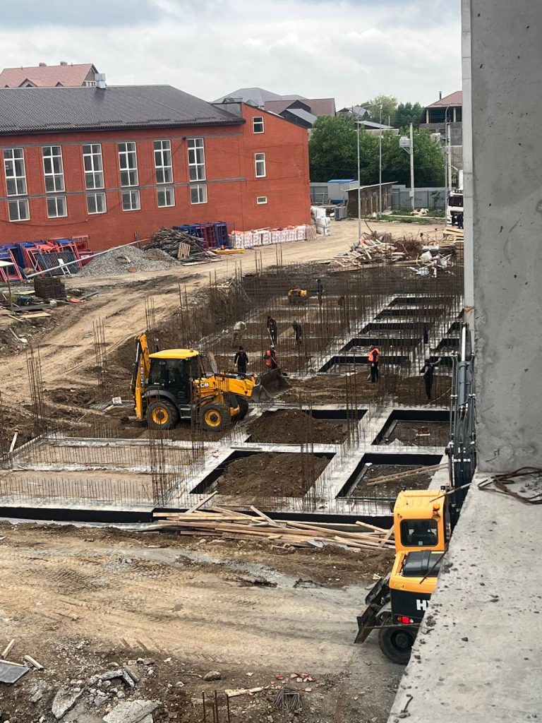 Утро бывает по-настоящему вдохновляющим, особенно когда начинается новый день строительства.