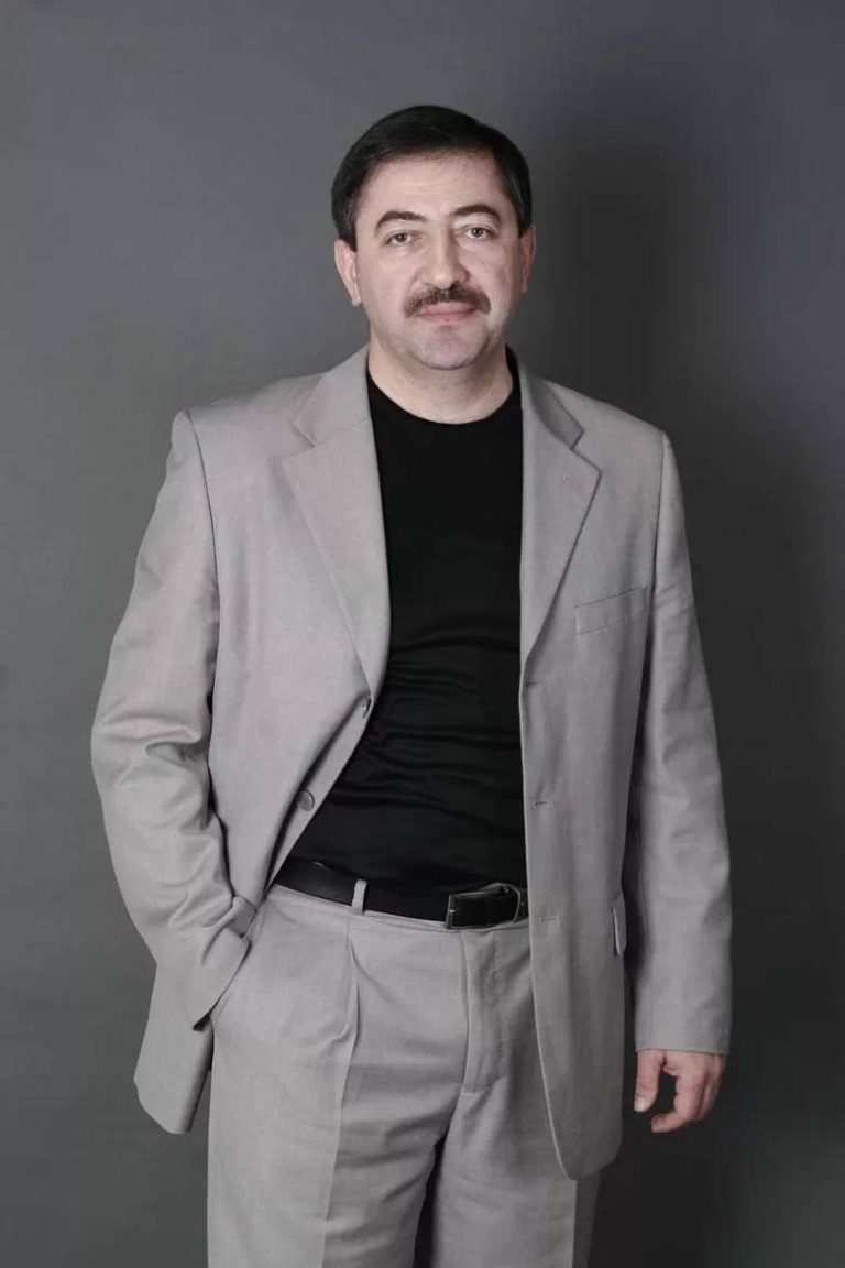 Друзья Гусейна Манапова вышли с инициативой увековечить его память.