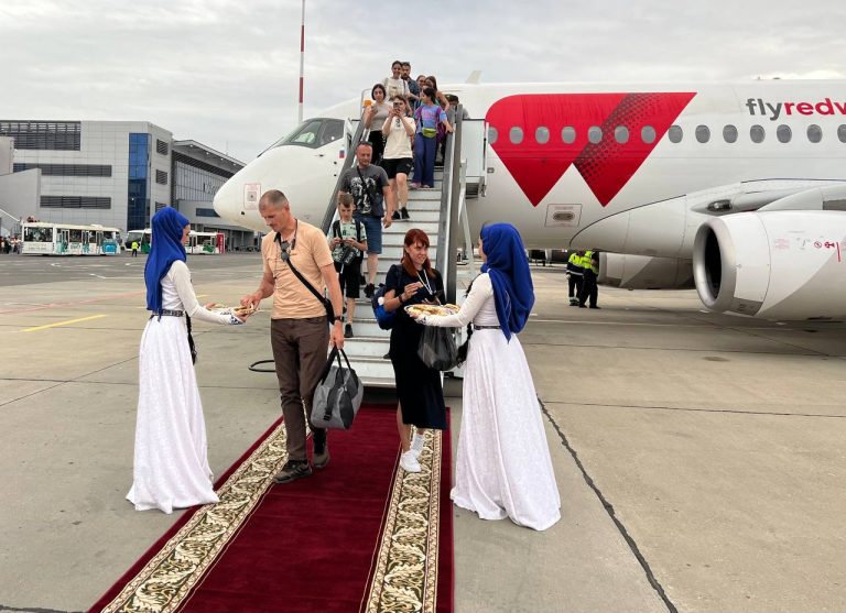 Запущено пассажирское авиасообщение между Махачкалой и Псковом
