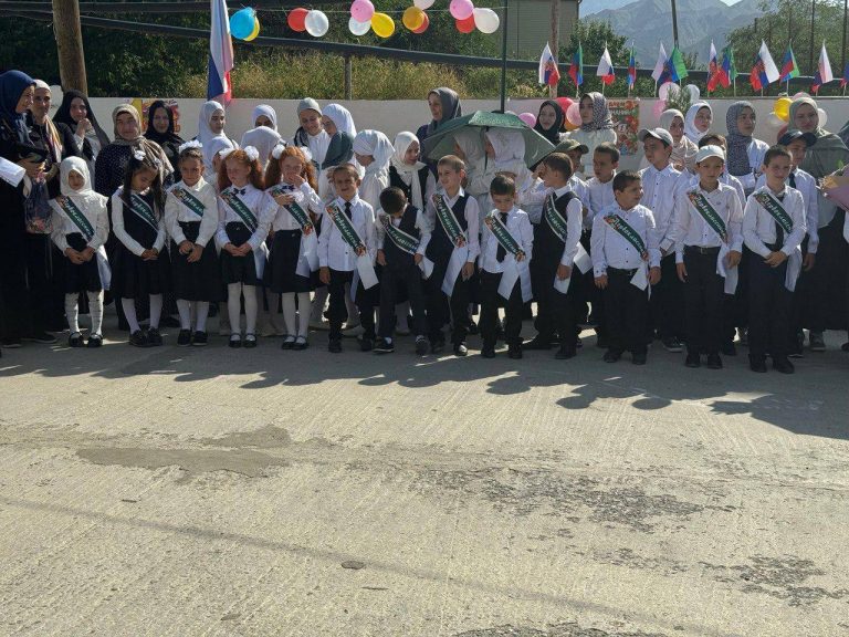 Торжественные линейки, посвященные Дню знаний прошли во всех школах Унцукульского района.