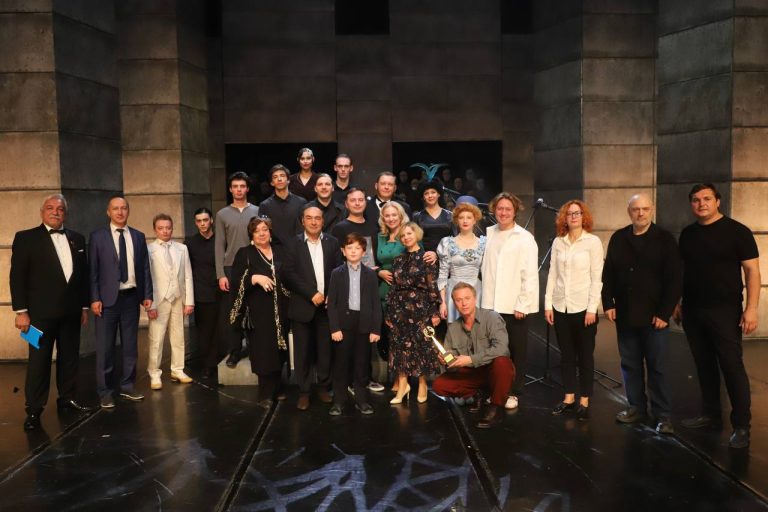 VIII Международный фестиваль русских театров «Русская сцена» стартовал в Махачкале.