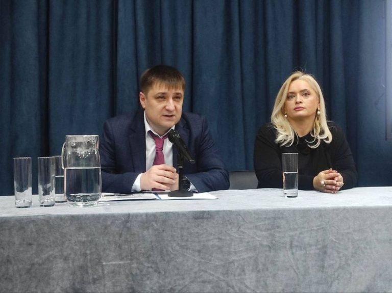 Махач Омаров провёл урок «Разговоры о важном» в Республиканском лицее-интернате для одарённых детей.