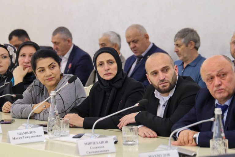 Сергей Меликов встретился с общественниками, помогающими участникам СВО и их семьям