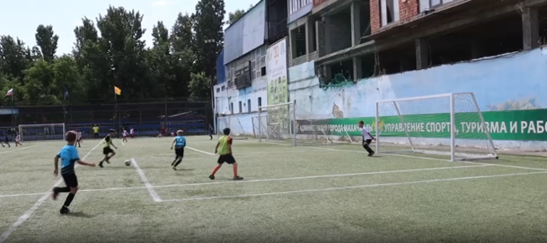 Сегодня, 24 ноября, на городском пляже Махачкалы прошла Всероссийская акция зимнего купания «День моржа».