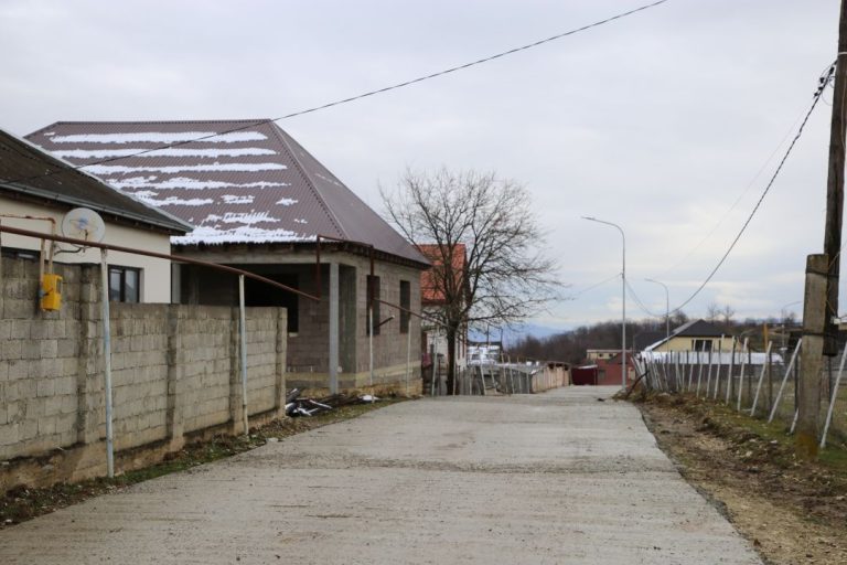 По проекту «Местные инициативы» в с. Манасаул Буйнакского района отремонтировали дорогу, связывающую четыре улицы