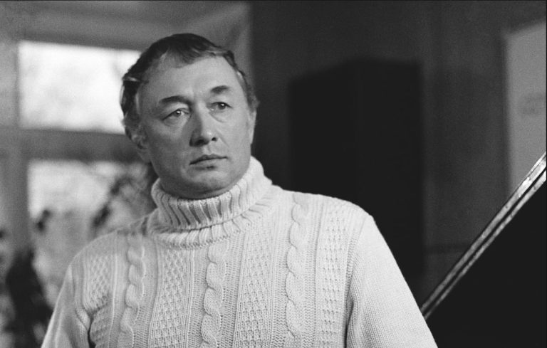 В Дагестане учреждена премия и стипендия имени Мурада Кажлаева.