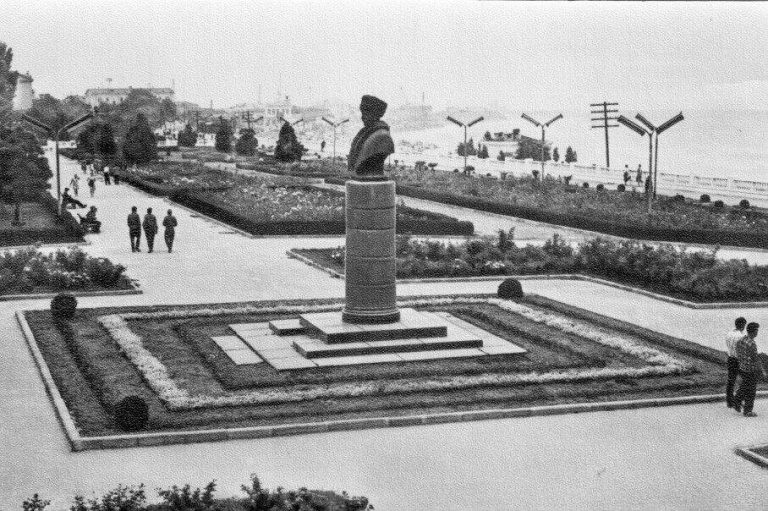 Поздравление Главы РД Сергея Меликова с днем образования Дагестанской автономной республики