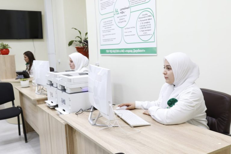 Семейные МФЦ Минтруда Дагестана предоставили социальные услуги около 500 семьям с детьми.