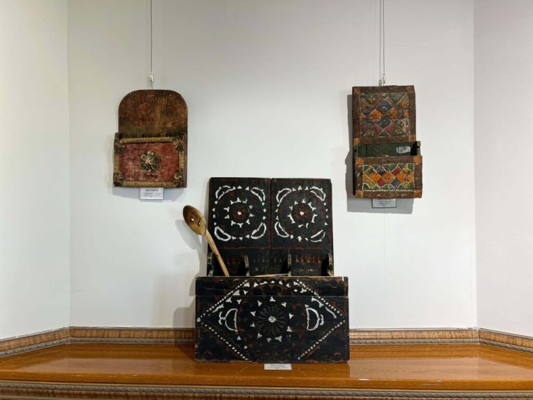 Выставка с необычным названием открылась в Дербентском музее-заповеднике.