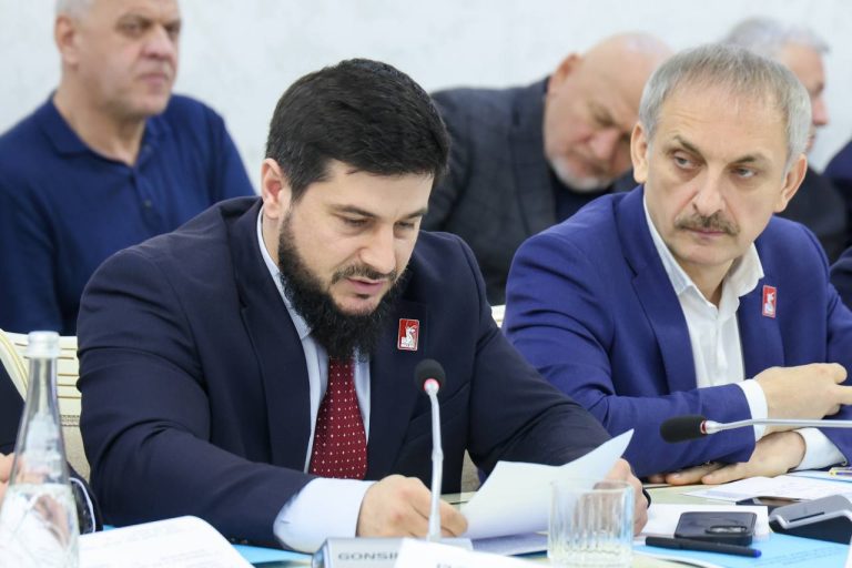 В Дагестане с нового года уже стартовала акция «Знамя Победы».