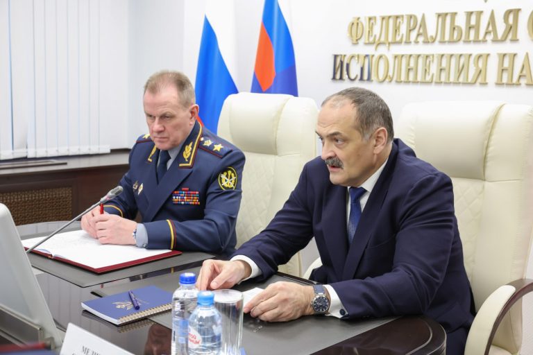 Главе Дагестана Сергею Меликову представлен новый начальник УФСИН России по Республике Дагестан Сергей Ролдугина.