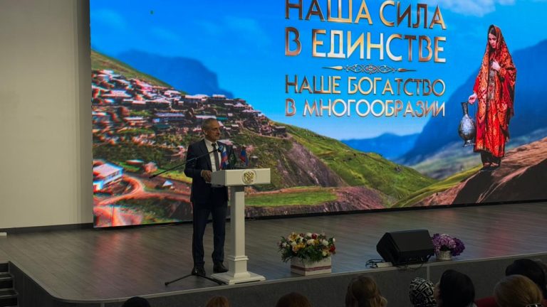 В Махачкале прошел слет девушек «Наша сила в единстве, наше богатство в многообразии»