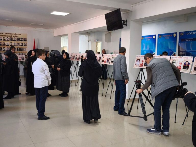 Презентация выставки «Наследие героев» состоялась сегодня в Кумторкалинском районе