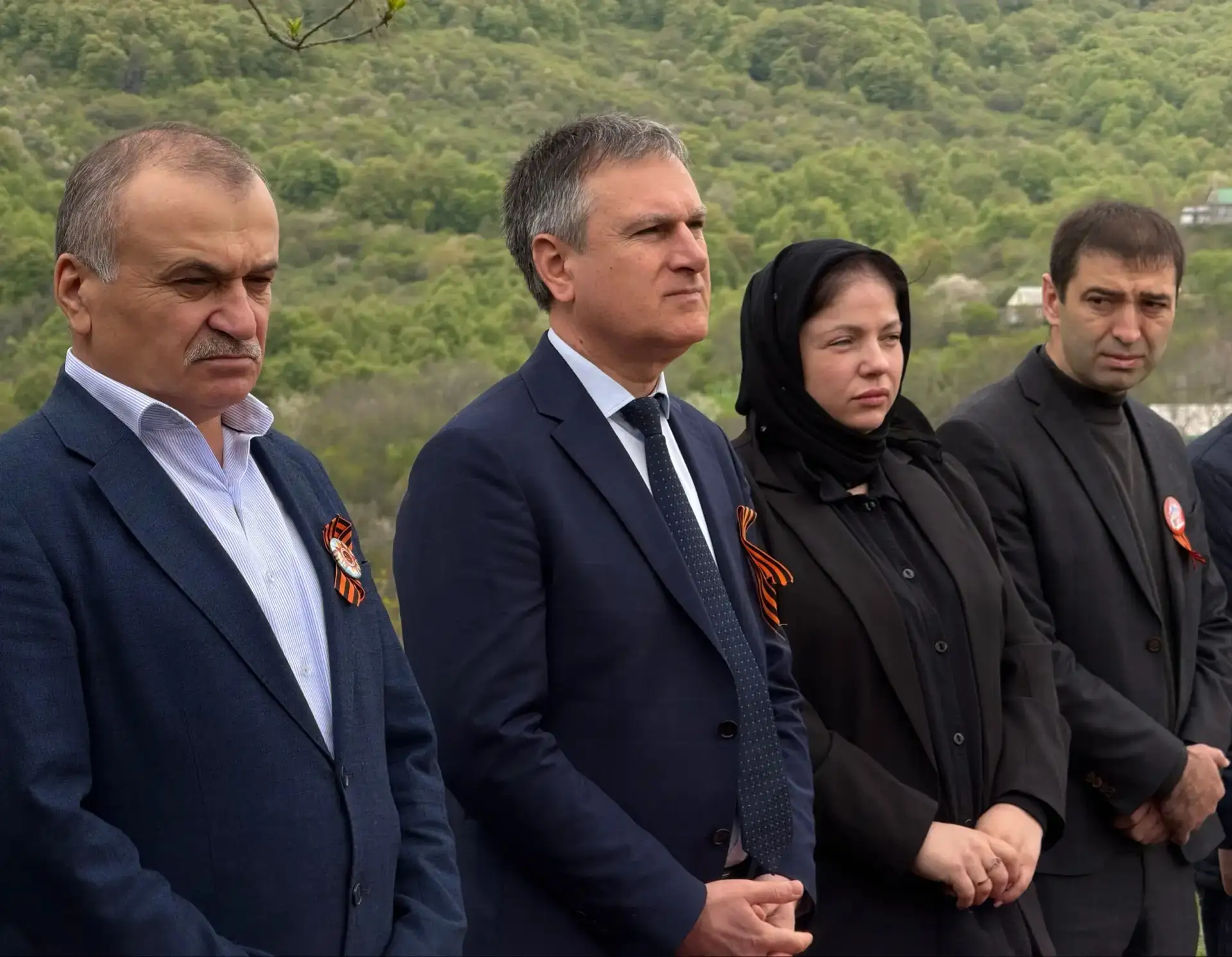 В канун Дня Великой Победы в Сулейман-Стальском районе увековечили память Героя России